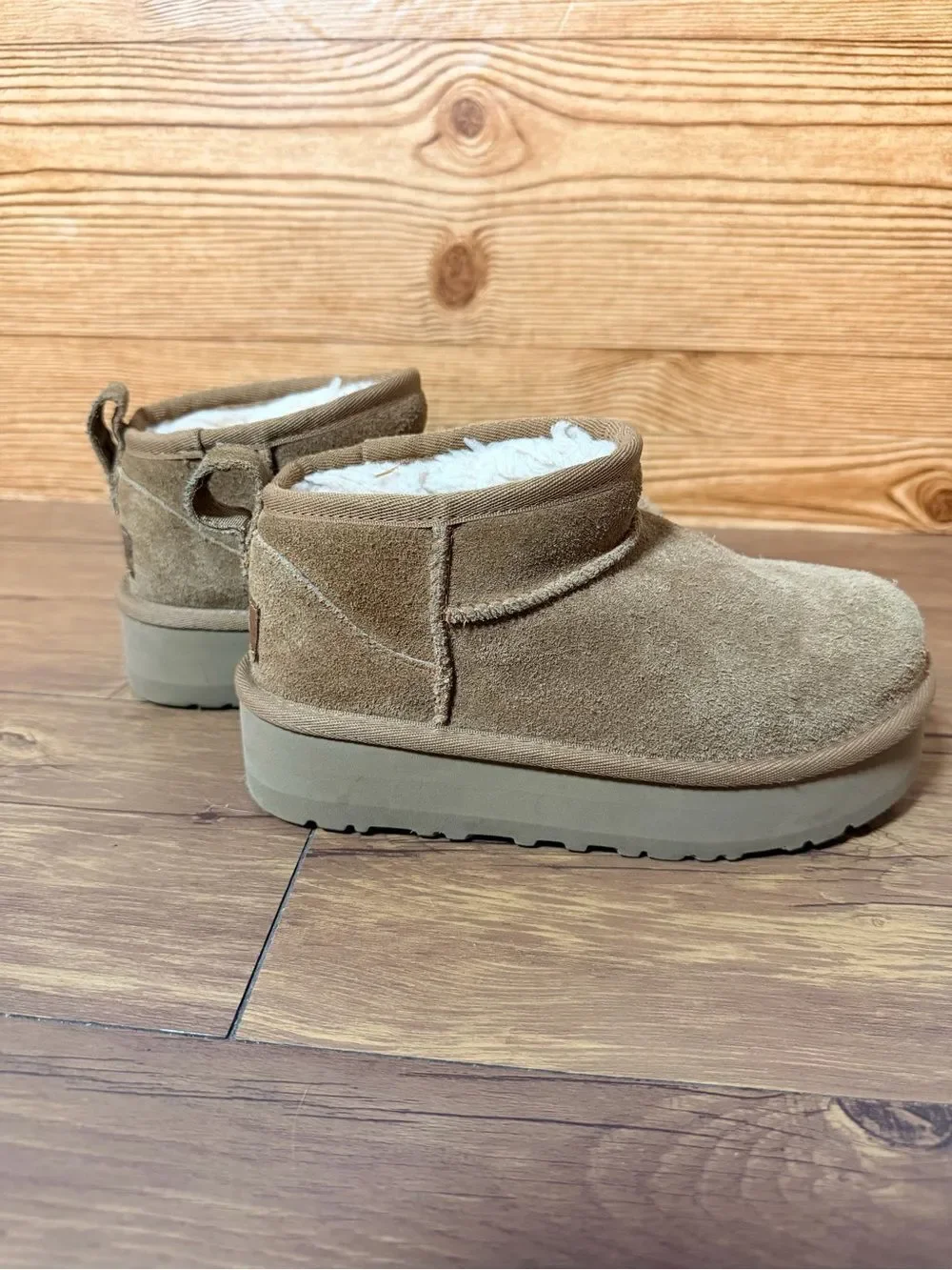 UGG girls youth